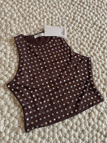 Studs body Brown