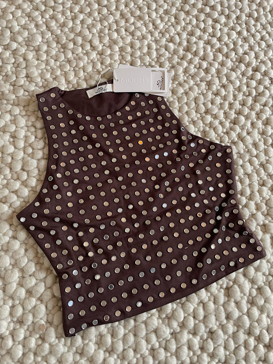 Studs body Brown