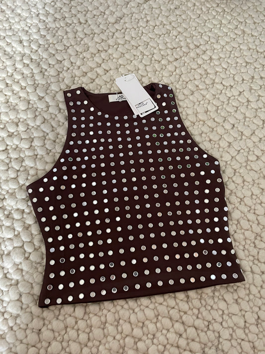 Studs body Brown