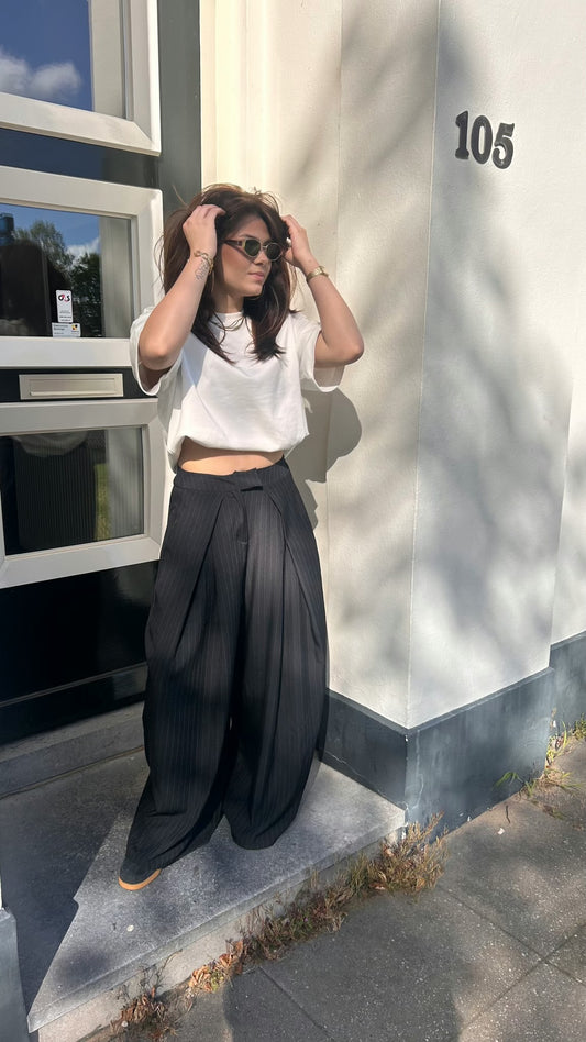Zwarte pintstripe pleated pantalon