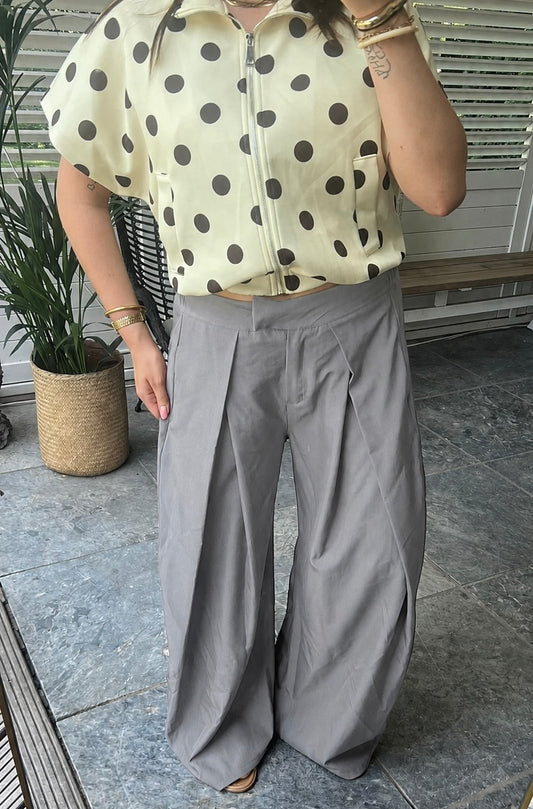 Grey pleated pantalon