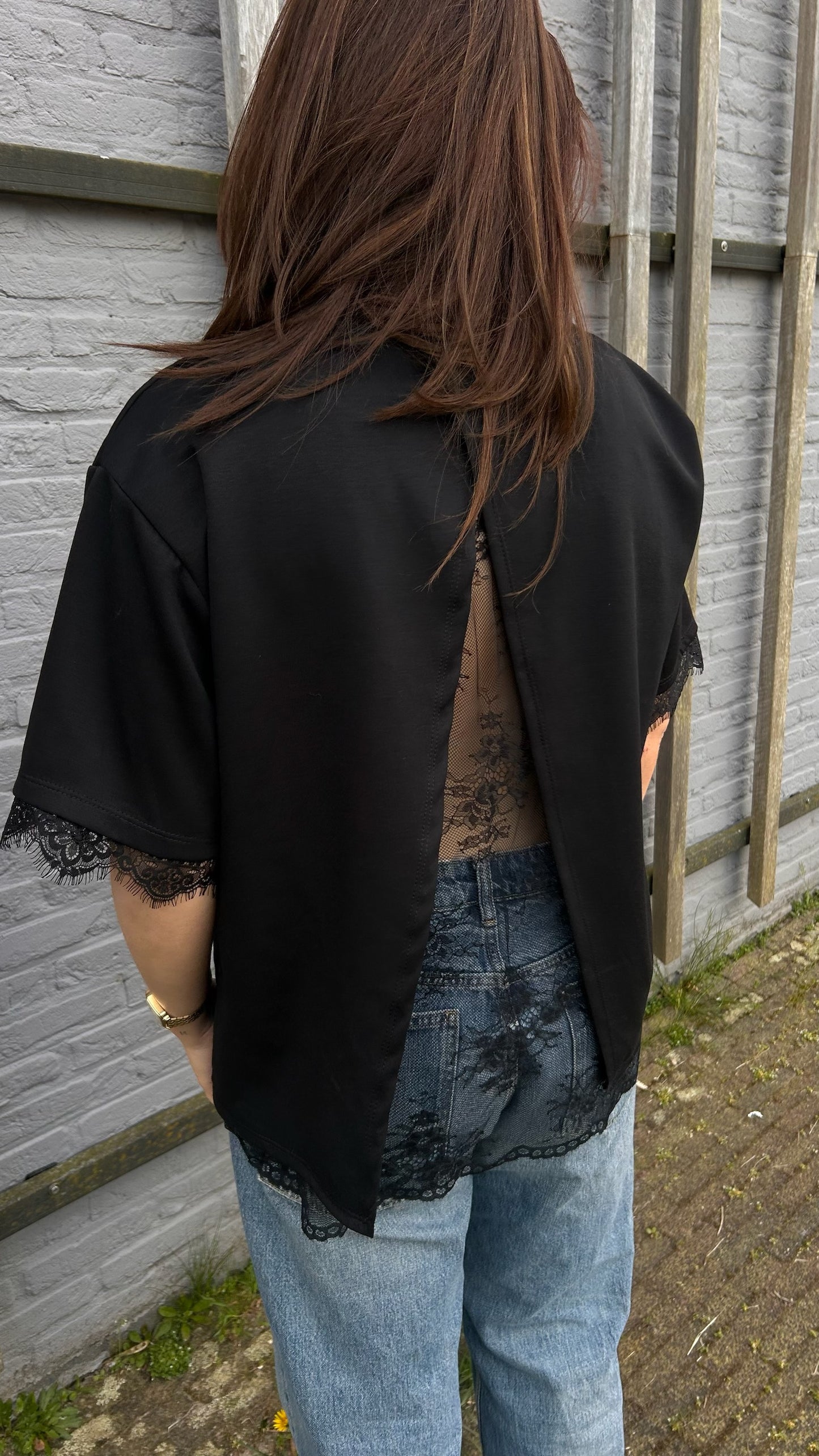 Backless lace tee