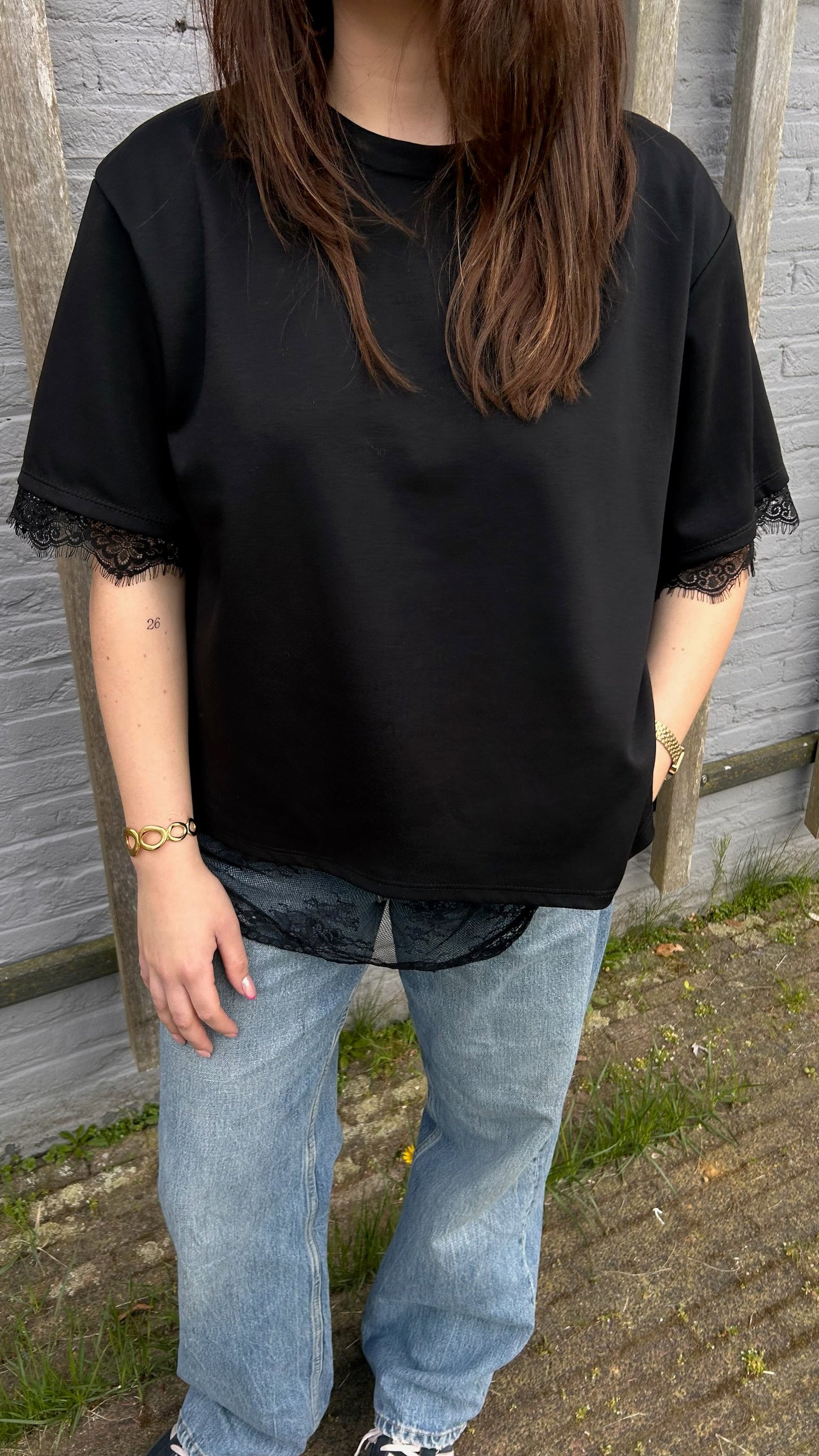 Backless lace tee