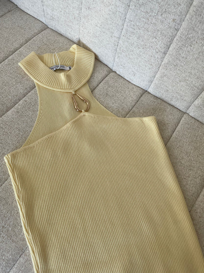 Butteryellow button top
