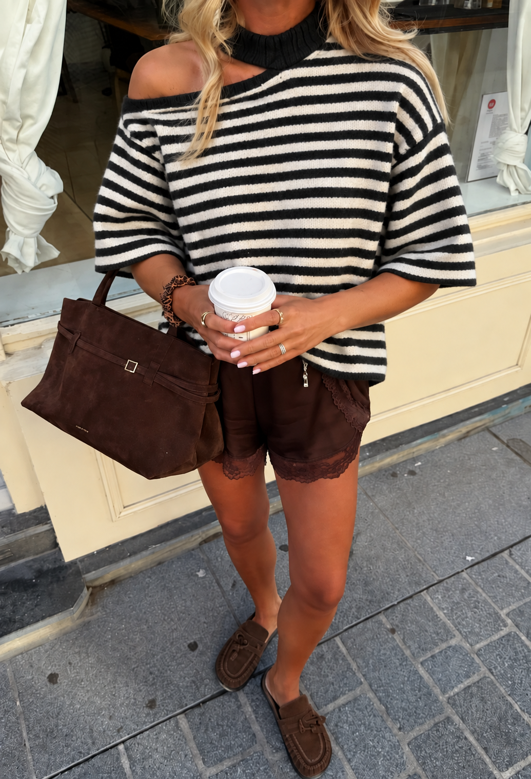 Black stripe cut off trui